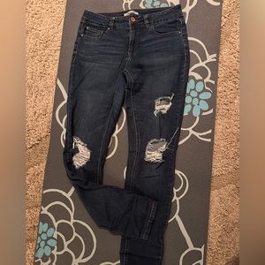🌺Refuge dark wash, distressed jeans🌺